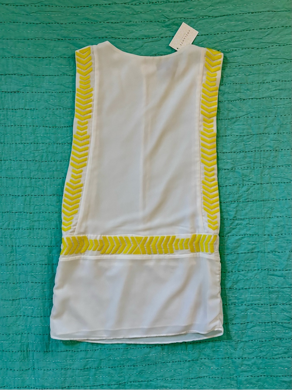 English Rose White Tunic Tank Dress Size M Yellow Chevron Embroidered Open Sides